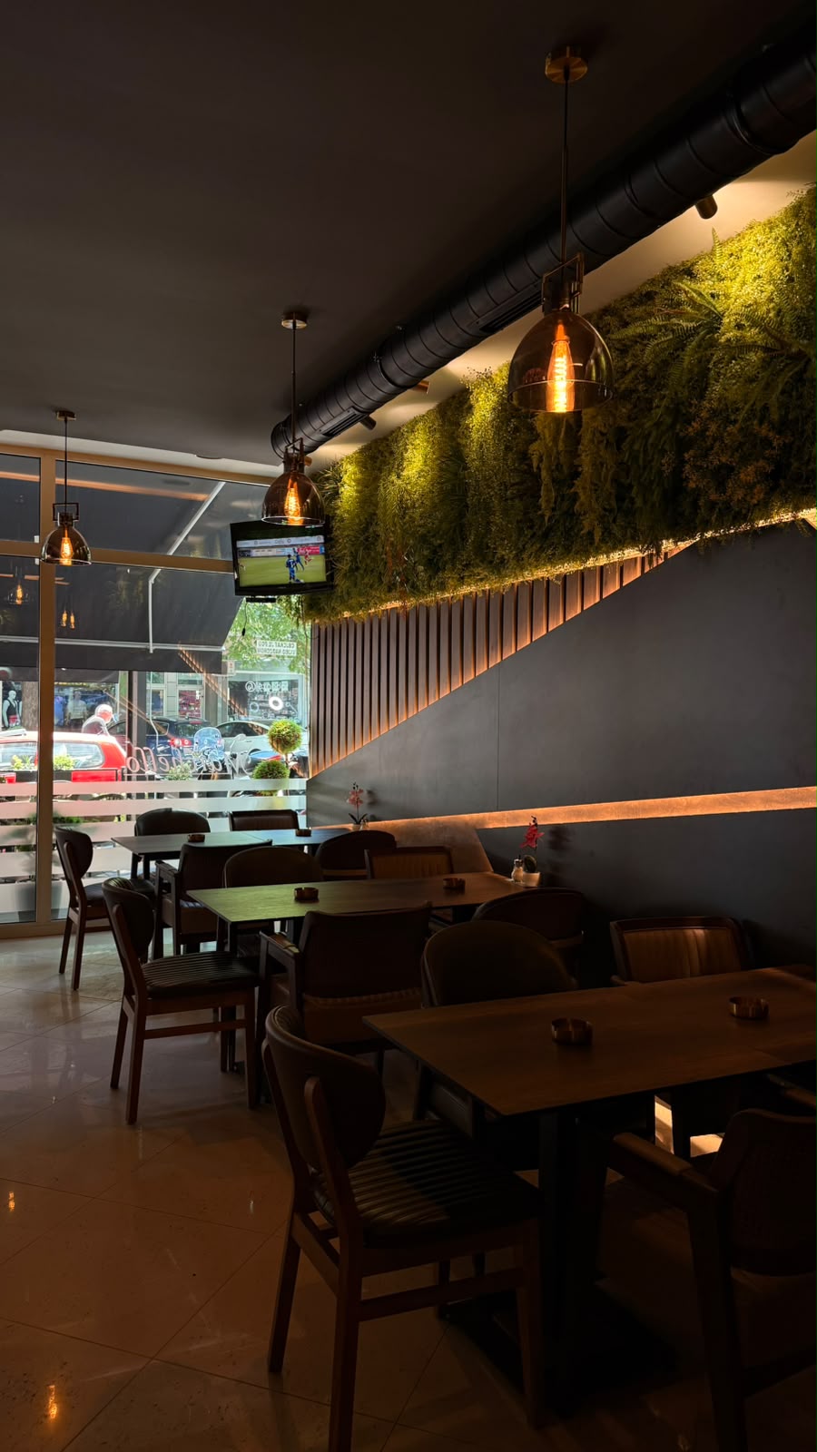 Topao enterijer Marchello pizzerije